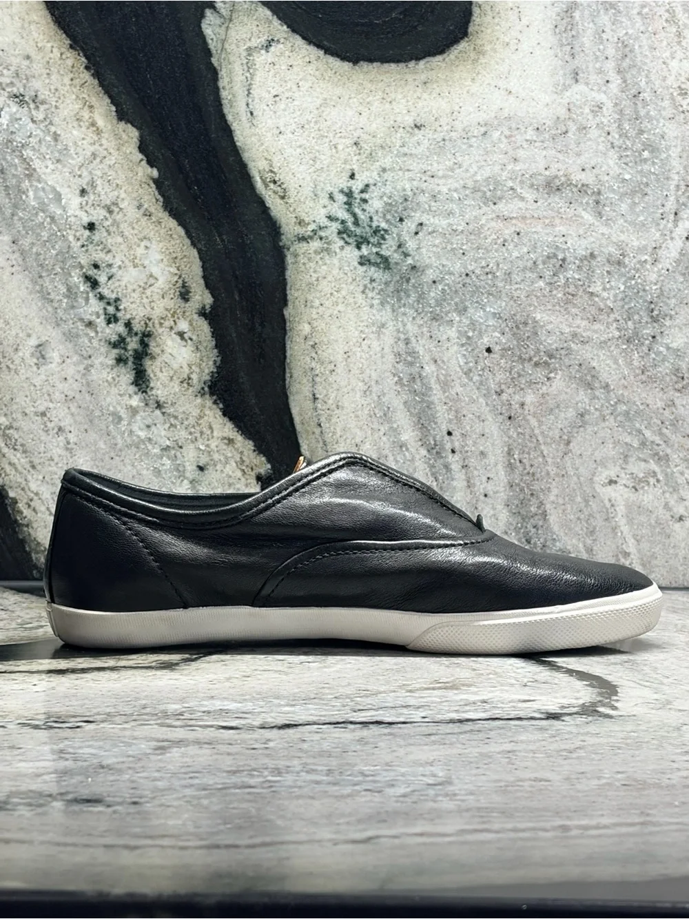 Frye Women’s 7.5 Black Leather Slip-On Sneakers Loafers White Sole